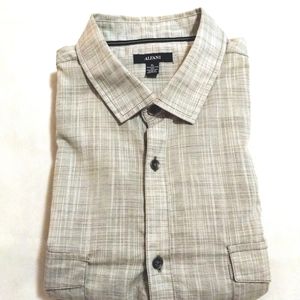 Short sleeve button down